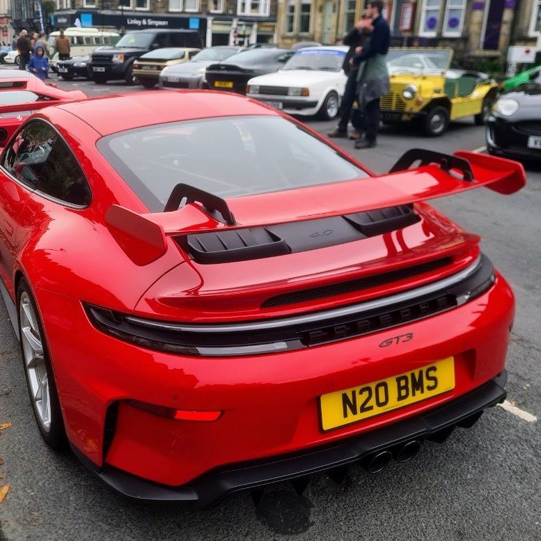Red Porsche 911 GT3 rear wing